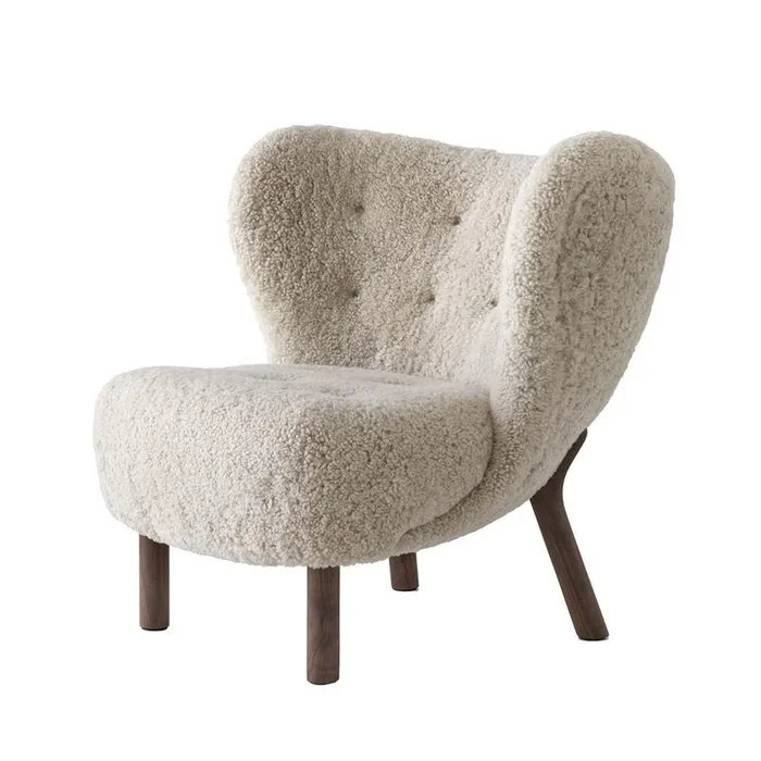 &TRADITION fauteuil LITTLE PETRA VB1 (Sheepskin, 17mm Moonlight, base en noyer – Tissu et bois)