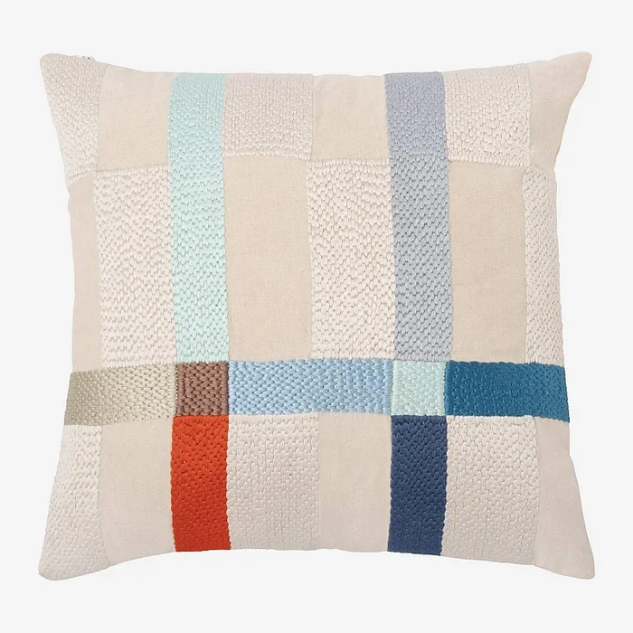 Basile – Coussin brodé en coton – 45 x 45 cm – Multicolore – Design by Floriane Jacques