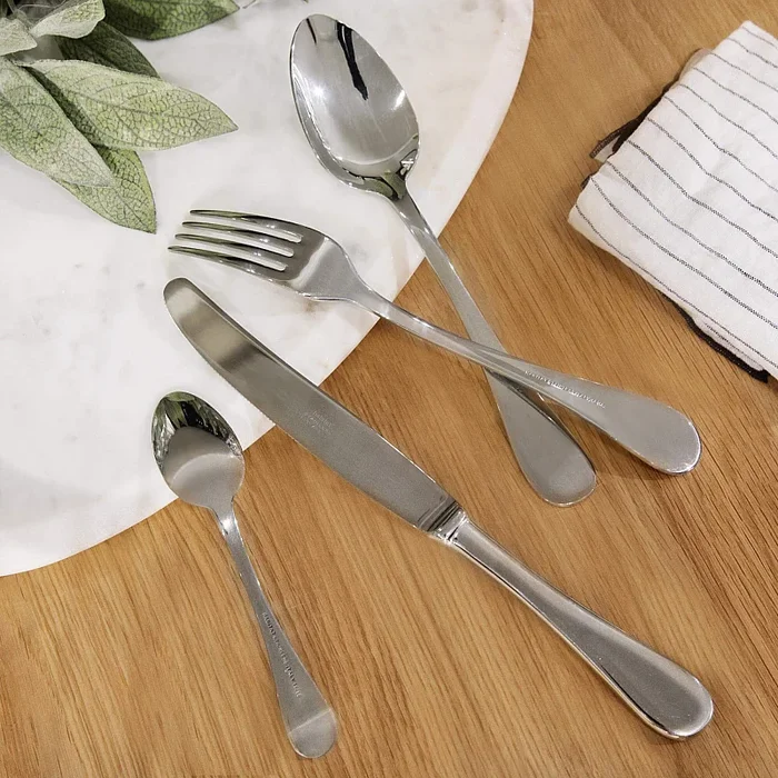 Brighton – Lot de 6 couteaux de table en acier inoxydable – Argenté