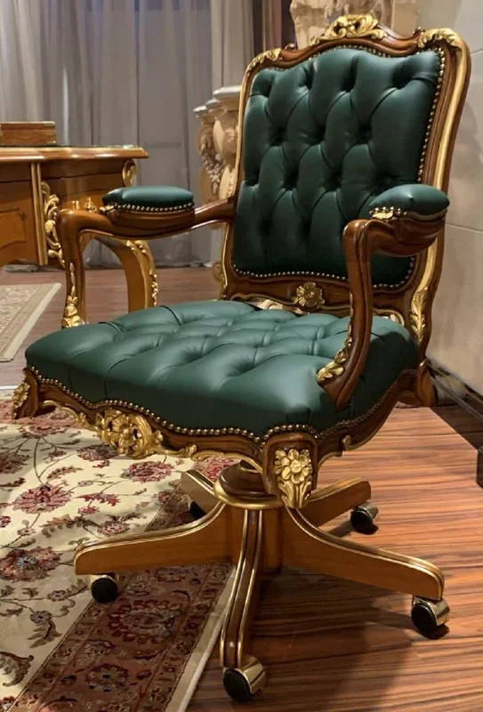 Casa Padrino chaise de bureau baroque de luxe vert / marron / or 70 x 57 x H. 108 cm – Magnifique chaise de bureau en bois massif avec cuir véritable – Mobilier de bureau baroque – Qualité de Luxe