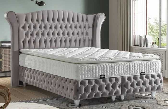 Casa Padrino lit double Chesterfield de luxe gris / argent – Différentes Tailles – Lit en bois massif avec tête de lit et matelas – Mobilier de chambre – Mobilier Chesterfield – Mobilier de luxe