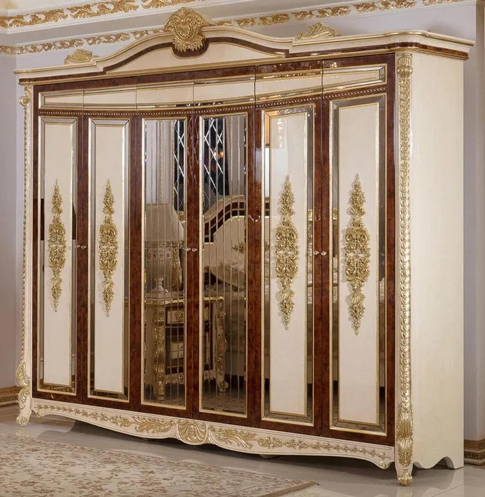 Casa Padrino luxury baroque bedroom cabinet white / beige / brown / gold – Magnificent solid wood wardrobe in the baroque style – Baroque bedroom & hotel furniture – Noble & Magnificent