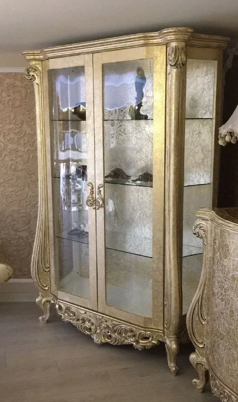 Casa Padrino luxury baroque display cabinet antique gold 135 x 53 x H. 203 cm – Magnificent solid wood showcase in baroque style – Baroque Furniture