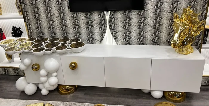 Casa Padrino luxury designer TV cabinet white / gold 250 x 35 x H. 60 cm – Solid wood sideboard with 4 doors – Luxury furniture – Hotel furniture – Designer furniture
