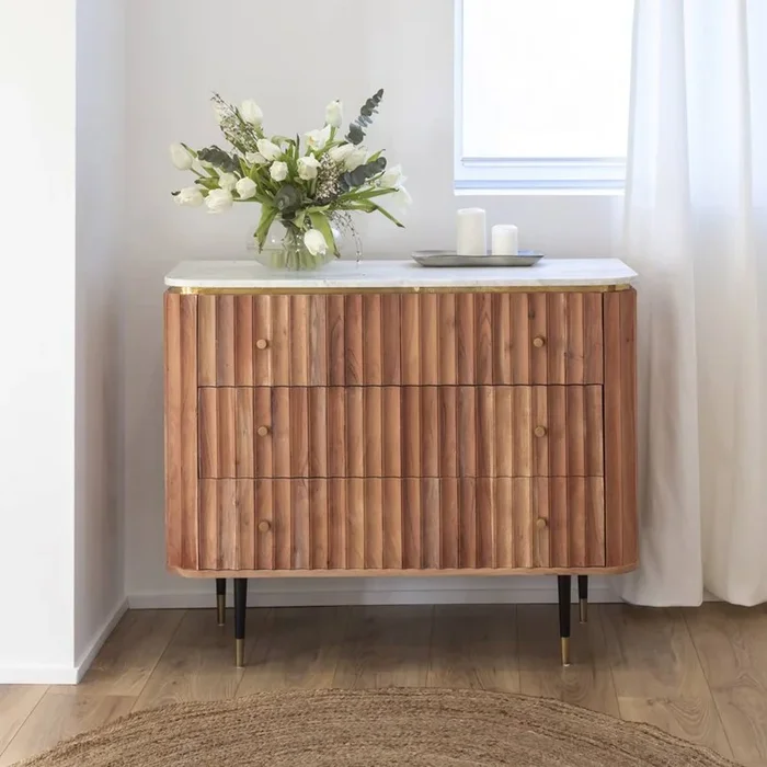 Commode bois d&rsquo;acacia et marbre blanc