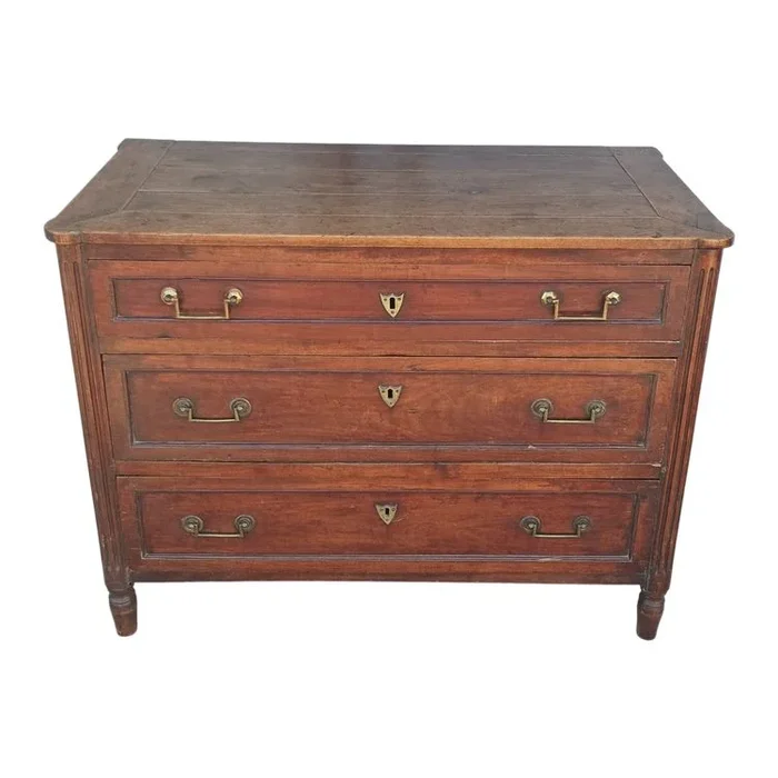 Commode époque Louis XVI en noyer