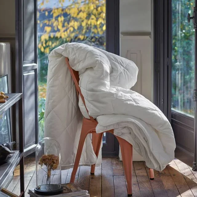 Couette tempérée en duvet et percale biologique Camélia – 140 x 200 cm