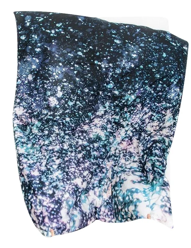Feuille fixe endormie dans les étoiles