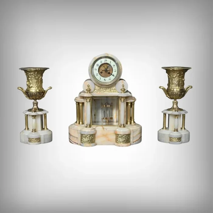 Garniture de Cheminée en Marbre et Bronze, « A L’Espérance », de H. Godchot – Fin XIXe