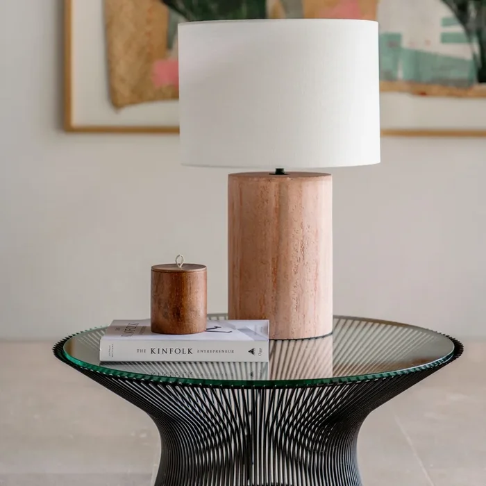 Lampe à poser – Auch – Travertin – Rose – H54,5 cm