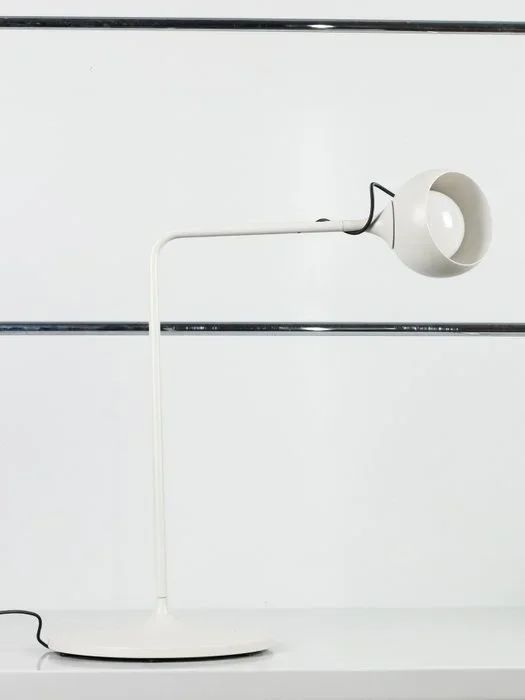 Lampe de table par Foster + Partners Industrial Design : édition Artemide – Occasion