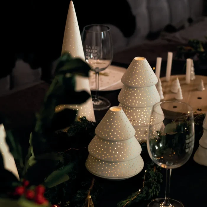 Le sapin lumineux en porcelaine – Räder