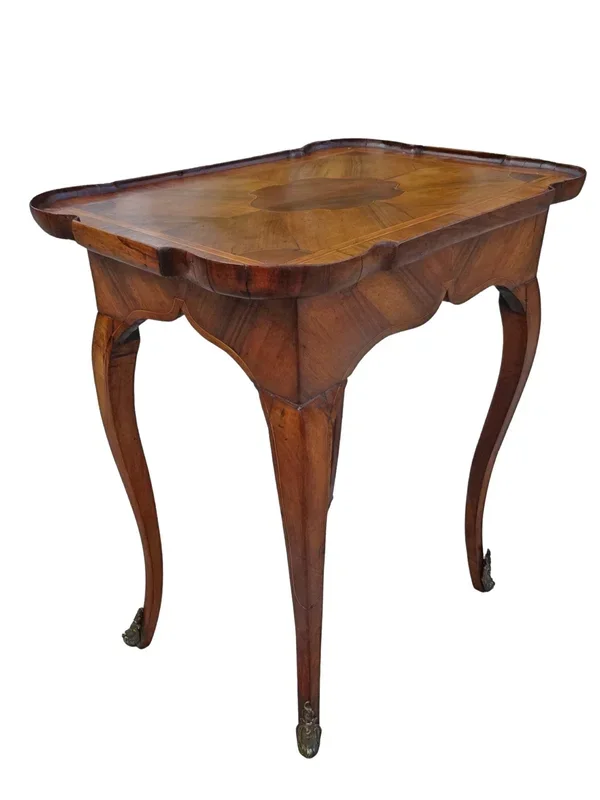 Petite table Louis XV