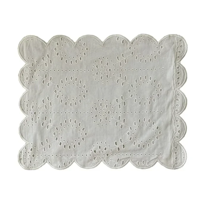 Tapis de sol de Jou QuiltsEmbroidery anglaise placemats