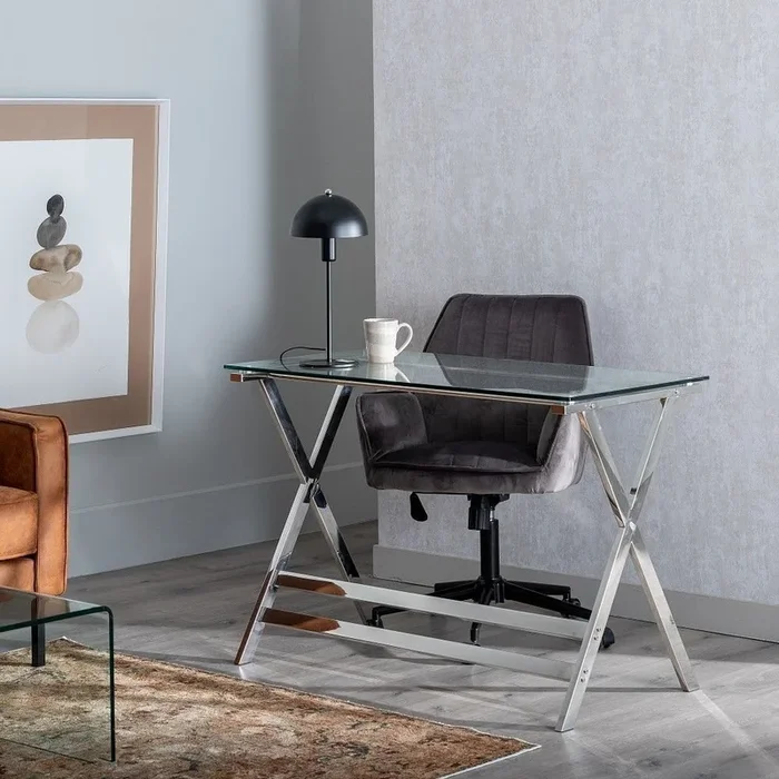 Un bureau en verre transparent fanmuebles
