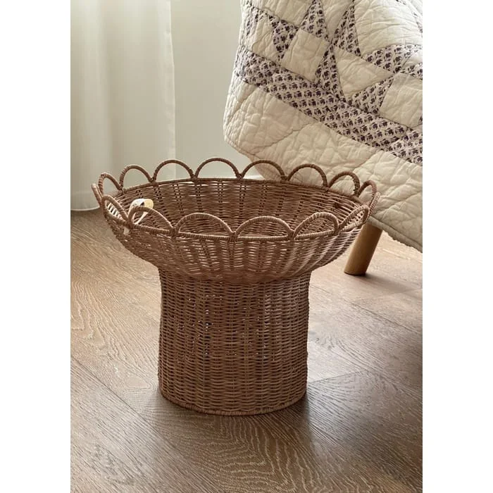 Vase de Jou QuiltsRattan scallop stand